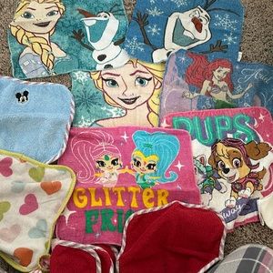 Lots of kids washcloths and bib Elsa, Olaf, Mickey Mouse, Ariel , paw patrol